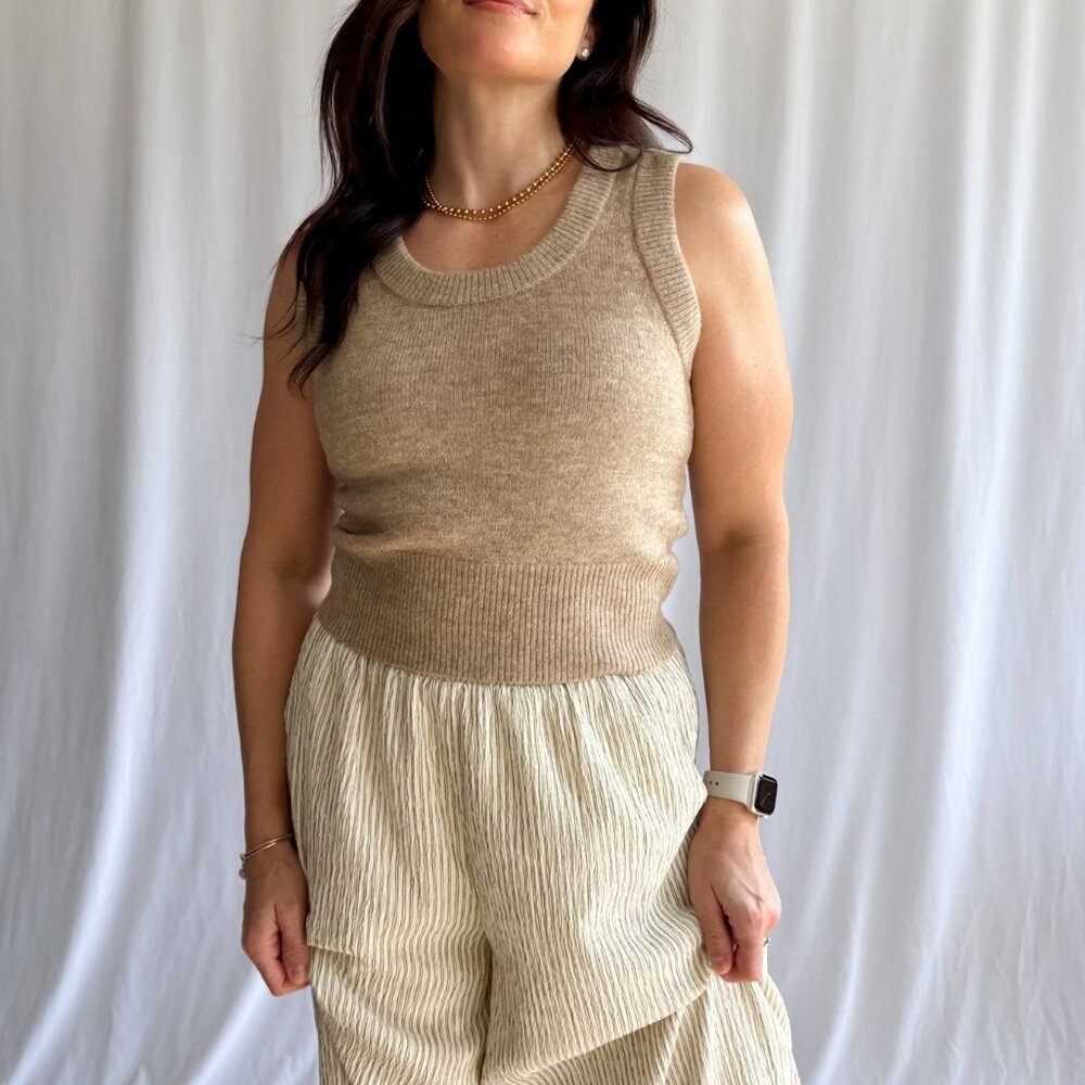 Chic Neutral Knit Sweater Vest Effortless Layering Piece - Picture 10 of 14
